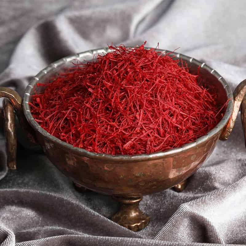 زعفران اصیل ایرانی با کیفیتی خالص و ممتاز